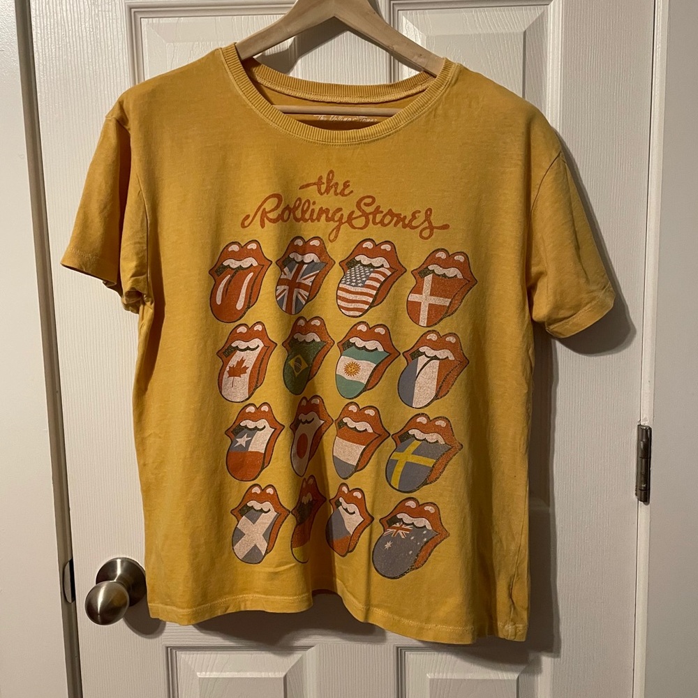 American Eagle Rolling Stones yellow tee sz M